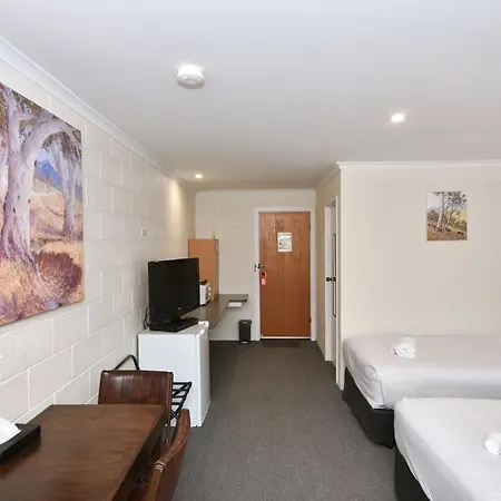 Inglewood Motel And Caravan Park Victoria Exterior photo